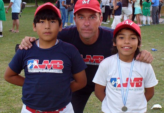 ar-baseballl-a.lozano-13